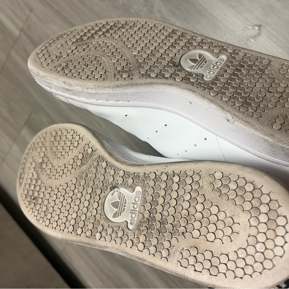 Adidas White and tan Casual Shoes - Picture 6 of 6